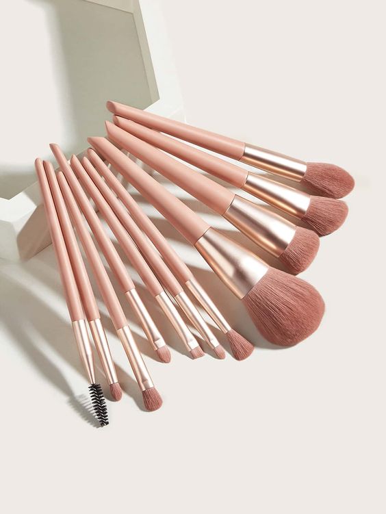 Mastering Your Makeup: The Ultimate Guide to Brush Sets